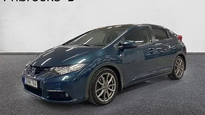 Grön Begagnad 2013 Honda Civic Halvkombi | 114 800 kr (Marknadspris)