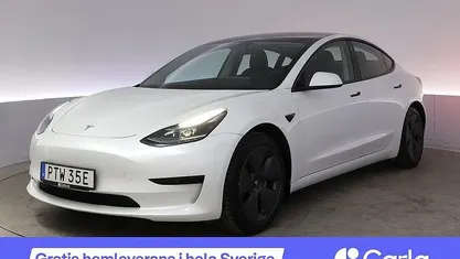 Vit Begagnad 2021 Tesla Model 3 Standard Range Plus Sedan | 275 990 kr (Marknadspris)