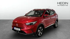 Röd (red) Begagnad 2022 MG ZS Luxury Sedan | 244 900 kr (Superpris)