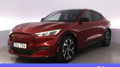 Röd Begagnad 2021 Ford Mustang Mach-E SUV | 382 900 kr (Marknadspris)