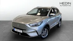 Grå (grey) Begagnad 2023 MG ZS Comfort Sedan | 274 900 kr (Marknadspris)