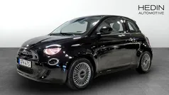 Svart (black) Begagnad 2022 Fiat 500e Icon Sportkupé | 199 900 kr (Marknadspris)