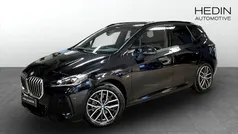 Svart (black) Begagnad 2024 BMW 225 M Sport Halvkombi | 378 700 kr (Superpris)