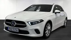 Vit Begagnad 2018 Mercedes A180 Halvkombi | 209 900 kr (Marknadspris)