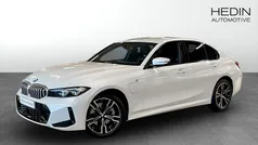Vit (white) Begagnad 2025 BMW 330e M Sport Sedan | 528 700 kr (Marknadspris)