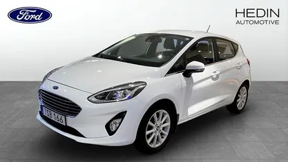 Vit Begagnad 2018 Ford Fiesta Titanium Halvkombi | 114 000 kr (Marknadspris)