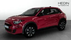 Röd (red) Ny 2025 Fiat 600 Lounge SUV | 305 800 kr (Marknadspris)
