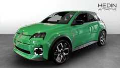 Grön (green) Ny 2025 Renault R5 Techno Halvkombi | 407 800 kr