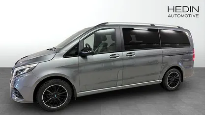 Begagnad 2022 Mercedes V300 Minibuss | 709 000 kr