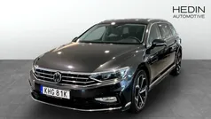 Mörkgrå (grey) Begagnad 2022 VW Passat GT Kombi | 299 900 kr (Lite dyr)
