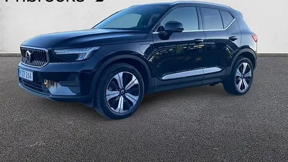 Svart Begagnad 2022 Volvo XC40 SUV | 369 900 kr (Marknadspris)