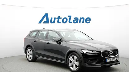 Begagnad Volvo V60 CC 197 HK (144 kW) 2021 Svart Kombi
