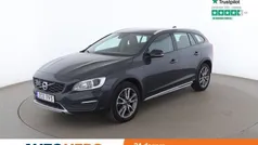 Grå Begagnad 2017 Volvo V60 CC Summum Kombi | 229 000 kr (Superpris)