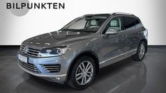 Gråmetallic Begagnad 2017 VW Touareg R-line SUV | 259 900 kr (Marknadspris)
