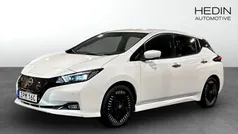 Vit (white) Begagnad 2023 Nissan Leaf N-Connecta Halvkombi | 209 900 kr (Marknadspris)