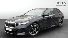 Svart (black) Begagnad 2025 BMW 520 M Sport Kombi | 574 700 kr (Dyr)