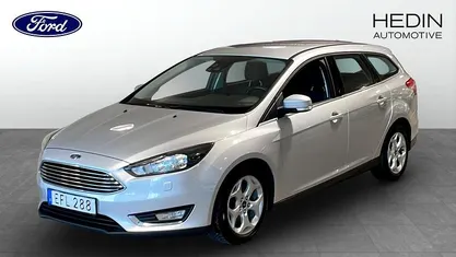 Moondust silver Begagnad 2017 Ford Focus Titanium Kombi | 99 900 kr (Marknadspris)