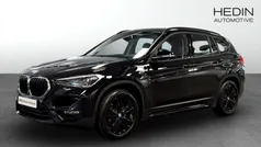 Svart (black) Begagnad 2022 BMW X1 Sport Line SUV | 308 700 kr (Marknadspris)