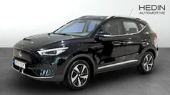 Svart (black) Begagnad 2022 MG ZS Luxury Sedan | 244 900 kr (Superpris)
