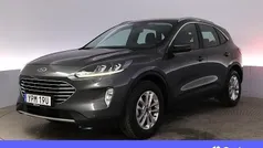 Grå Begagnad 2021 Ford Kuga Titanium SUV | 240 900 kr (Marknadspris)