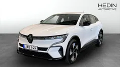 Vit (white) Begagnad 2022 Renault Mégane Equilibre Halvkombi | 244 800 kr (Marknadspris)