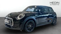 Svart (black) Begagnad 2022 Mini Cooper SE Halvkombi | 218 700 kr (Marknadspris)