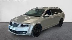Begagnad 2015 Skoda Octavia Style Kombi | 139 800 kr (Marknadspris)