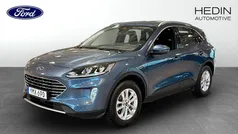 Blå (blue) Begagnad 2023 Ford Kuga Titanium SUV | 269 900 kr (Marknadspris)