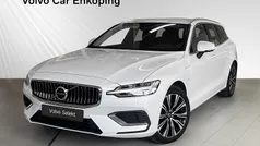 Vit Begagnad 2022 Volvo V60 Core Kombi | 379 900 kr (Marknadspris)