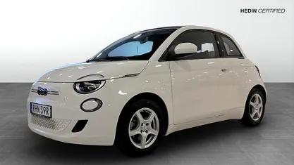 Vit Begagnad 2022 Fiat 500e Icon Halvkombi | 179 900 kr (Bra pris)