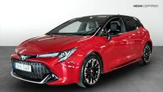 Röd (red) Begagnad 2020 Toyota Corolla Hybrid Halvkombi | 259 900 kr (Dyr)