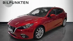 Rödmetallic Begagnad 2014 Mazda 3 Optimum Halvkombi | 132 900 kr (Marknadspris)