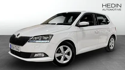 Vit Begagnad 2021 Skoda Fabia Halvkombi | 139 900 kr (Bra pris)