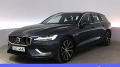 Mörkblå Begagnad 2023 Volvo V60 Plus Kombi | 422 900 kr (Marknadspris)