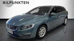 Blåmetallic Begagnad 2016 Volvo V60 Summum Kombi | 134 900 kr (Marknadspris)
