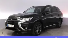 Svart Begagnad 2017 Mitsubishi Outlander P-HEV Edition SUV | 214 900 kr (Marknadspris)