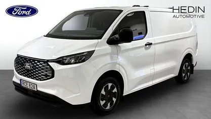 Frozen white Ny 2025 Ford E-Transit Trend Van | 541 900 kr (Marknadspris)