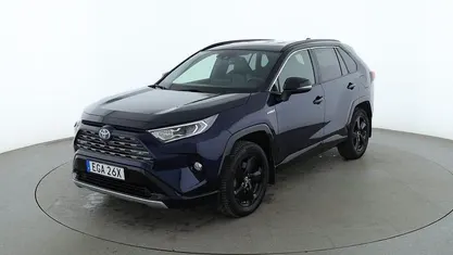 Blå Begagnad 2019 Toyota RAV4 Hybrid SUV | 331 000 kr (Marknadspris)