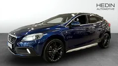 Blå (blue) Begagnad 2015 Volvo V40 CC Ocean Race Kombi | 184 900 kr (Marknadspris)