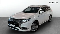 Vit (white) Begagnad 2019 Mitsubishi Outlander P-HEV Kombi | 249 900 kr (Marknadspris)