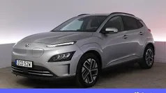 Grå Begagnad 2022 Hyundai Kona Essential SUV | 177 900 kr (Marknadspris)