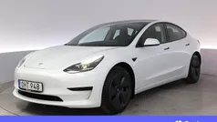 Vit Begagnad 2021 Tesla Model 3 Standard Range Sedan | 272 900 kr (Marknadspris)