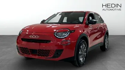 Begagnad Fiat 600 Pop 101 HK (74 kW) 2024 Röd Halvkombi