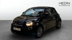 Svart (black) Begagnad 2022 Fiat 500e Halvkombi | 169 900 kr (Marknadspris)