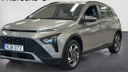 Begagnad Hyundai Bayon Essential 84 HK (61 kW) 2022 Brass met SUV