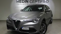 Grå Begagnad 2017 Alfa Romeo Stelvio Super SUV | 279 900 kr (Marknadspris)