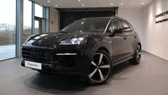 Svart (black) Begagnad 2025 Porsche Cayenne SUV | 1 395 000 kr (Marknadspris)