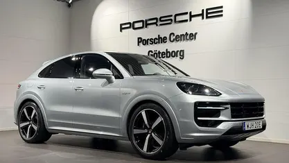 Silver Begagnad 2023 Porsche Cayenne Edition SUV | 1 199 000 kr (Marknadspris)