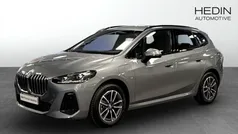 Grå (grey) Begagnad 2024 BMW 225 Active Tourer M Sport Minibuss | 438 700 kr (Marknadspris)