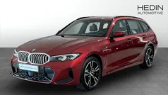 Röd (red) Ny 2024 BMW 330e Shadowline Kombi | 534 700 kr (Superpris)